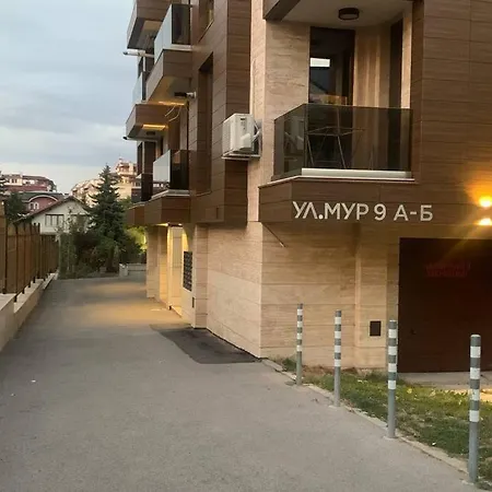 Апартамент Brown