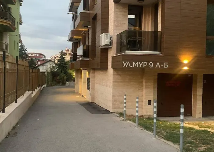 Апартамент Brown